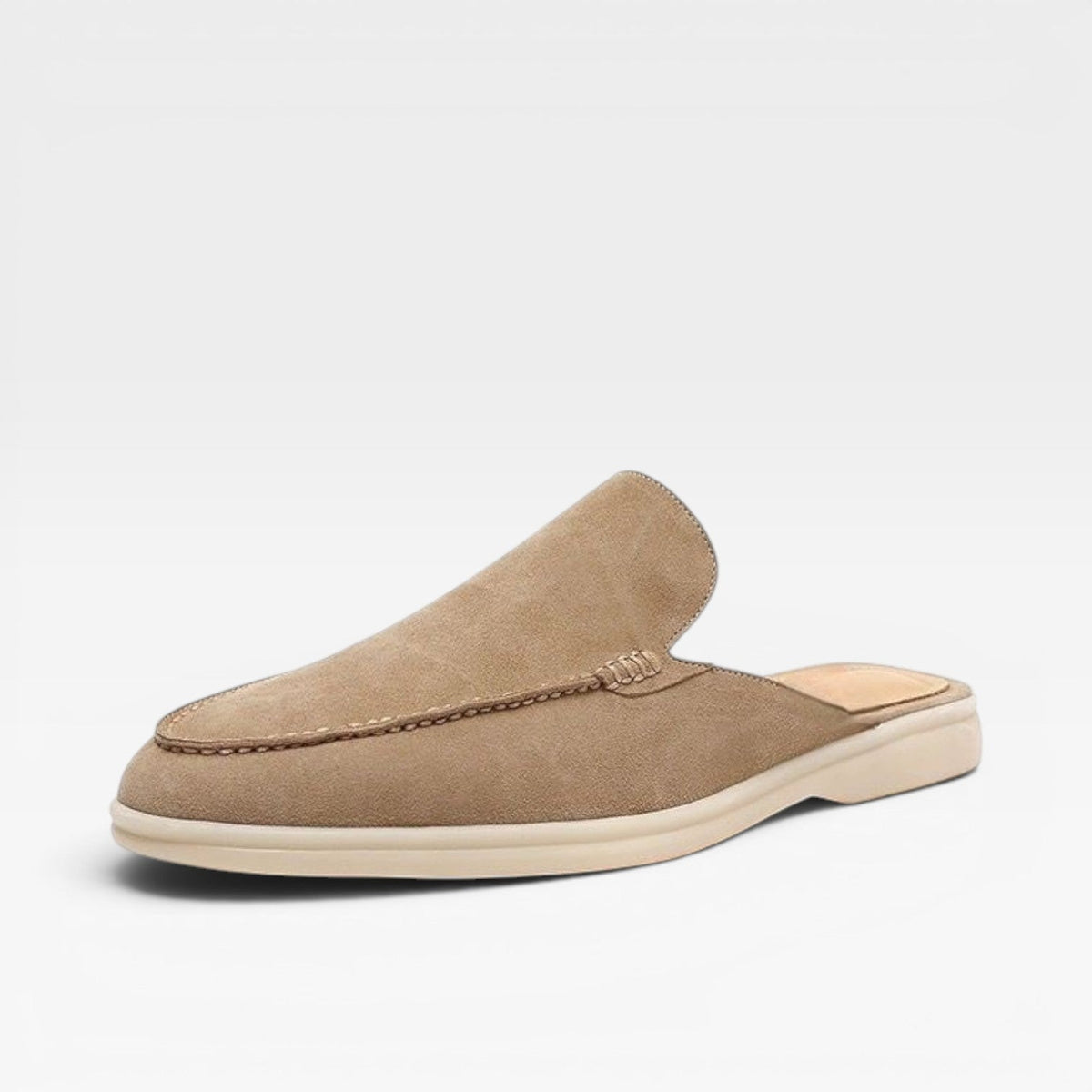 Mules en daim pour hommes Danoir Paris, sandales décontractées sans talon, enfilage facile, couleur marron clair.