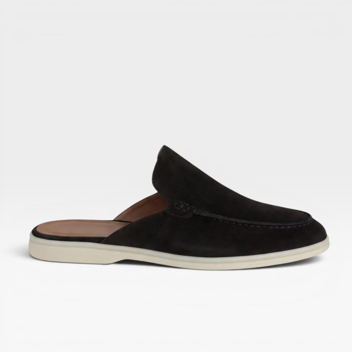 Mules en daim pour hommes Danoir Paris, sandales décontractées sans talon, couleur marron clair, faciles à enfiler.