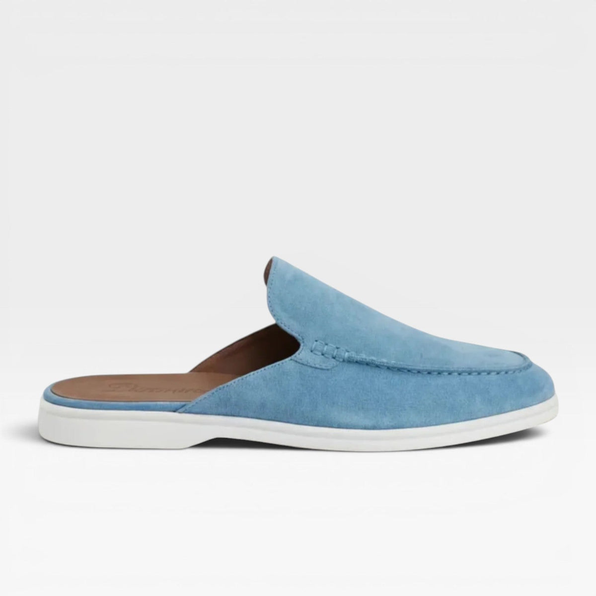 Mules en daim marron clair pour hommes de Danoir Paris, sandales décontractées sans talon et faciles à enfiler.