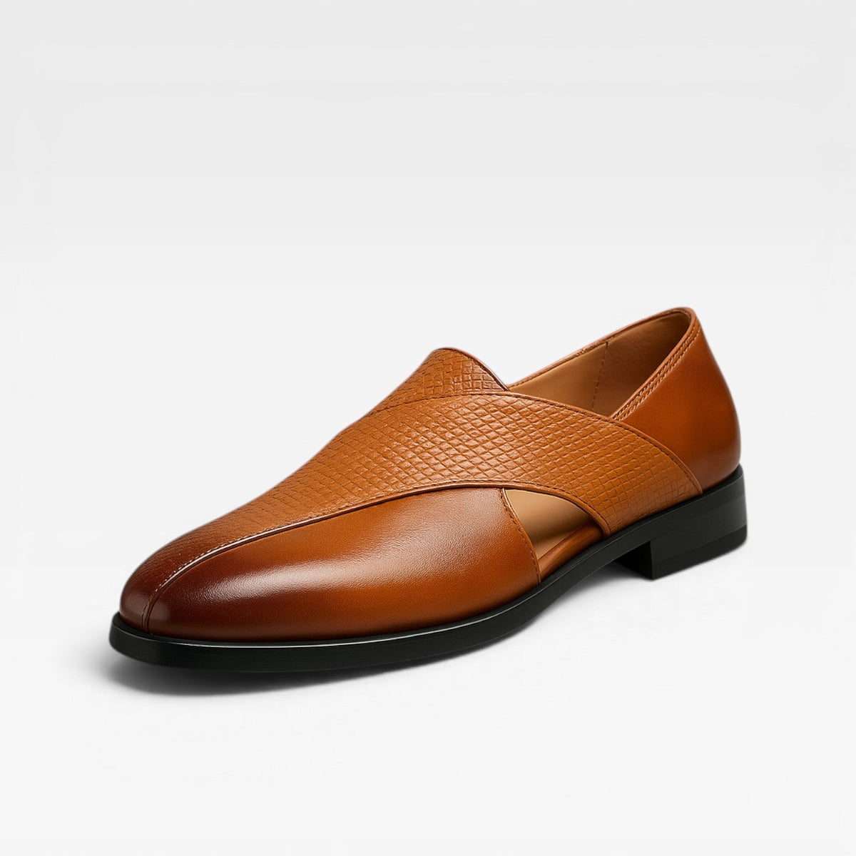 Sandales pour hommes Danoir Paris en cuir véritable, mocassins habillés avec bride croisée, style classique et élégant.
