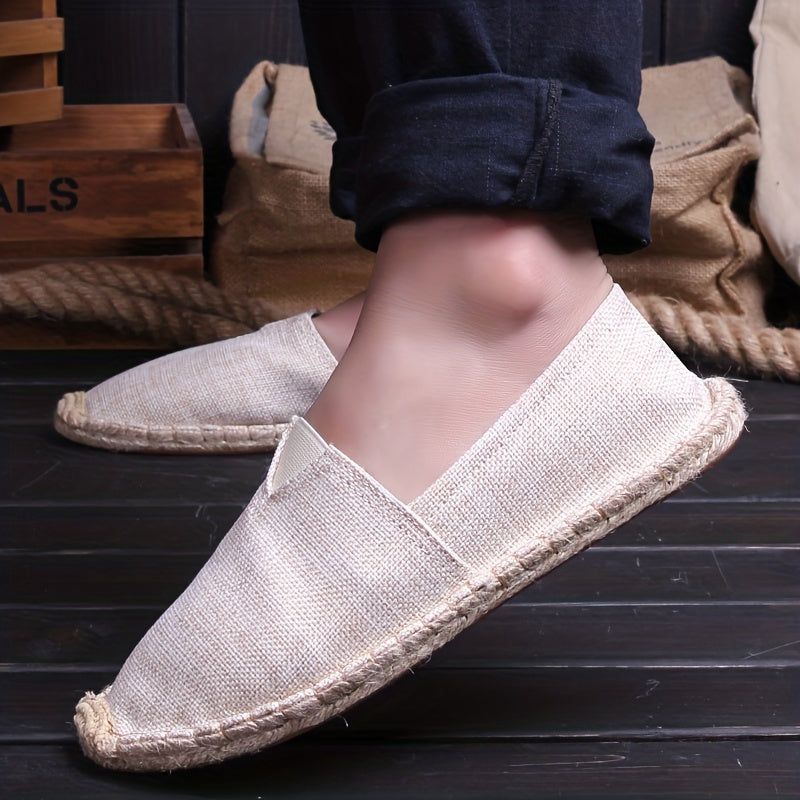 Espadrilles élégantes pour hommes Danoir Paris en blanc, chaussures en tissu légères et confortables pour l'été.