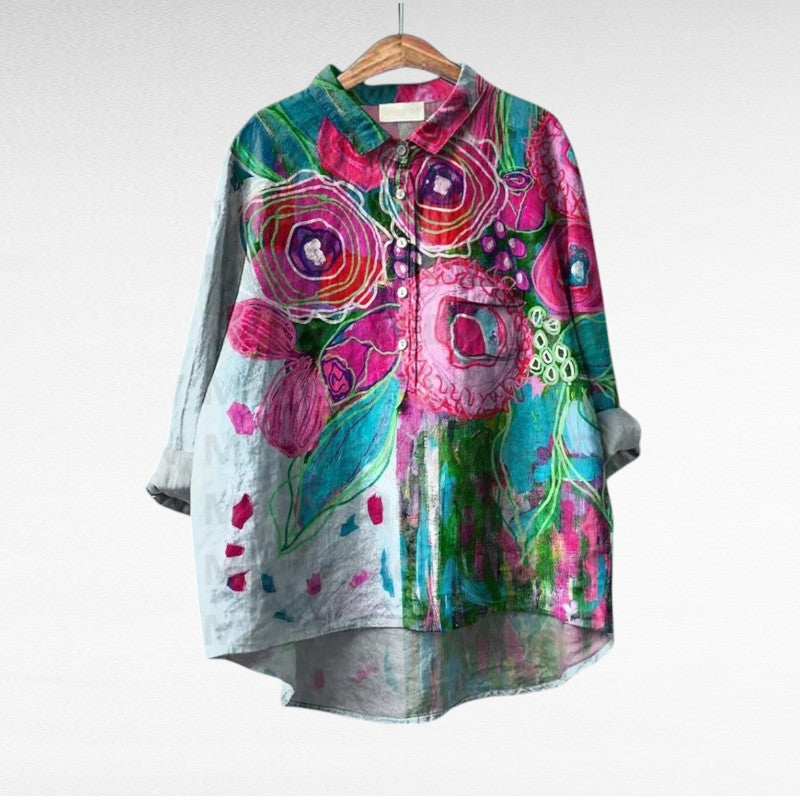 Blouse d'été en lin Thérèse de Danoir Paris, élégante avec imprimé floral léger, portée par un mannequin.