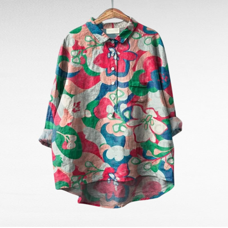 Blouse d'été élégante Thérèse en lin, de la marque Danoir Paris, avec motif floral léger et coupe fluide.