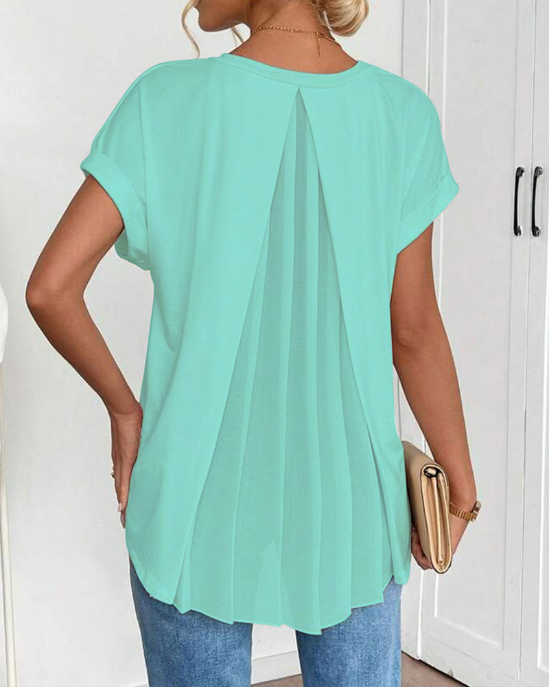 T-shirt décontracté Estella en patchwork de Danoir Paris, tissu coloré et design moderne, porté sur mannequin.