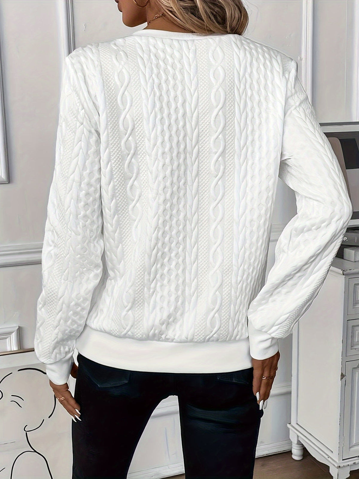 Pull blanc Lucia de Danoir Paris, élégant avec zip, tricot fin et coupe moderne, parfait pour un style chic et confortable.