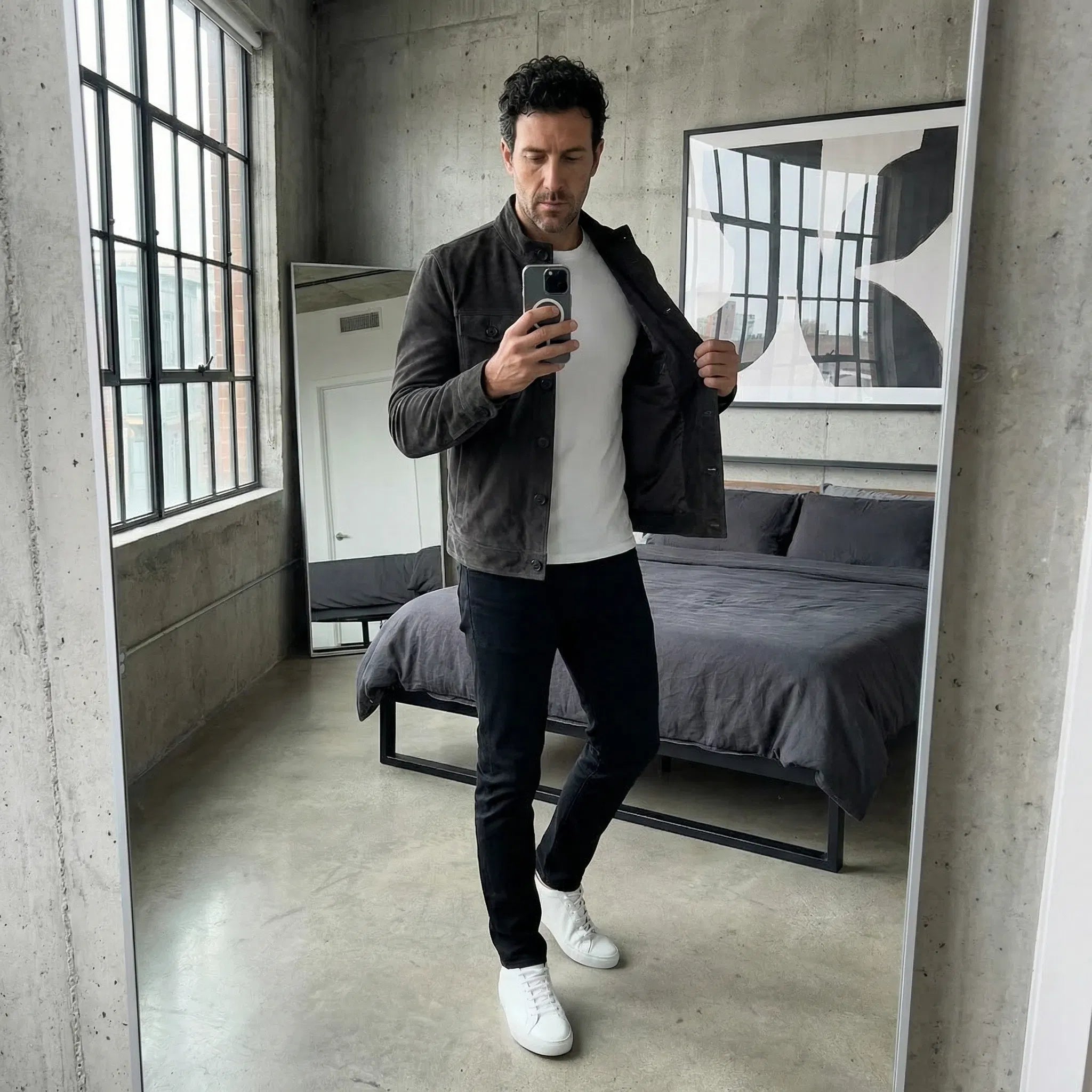 Veste en daim premium Oltrarno™ de Danoir Paris, coupe élégante avec détails soignés, tissu doux et finition raffinée.