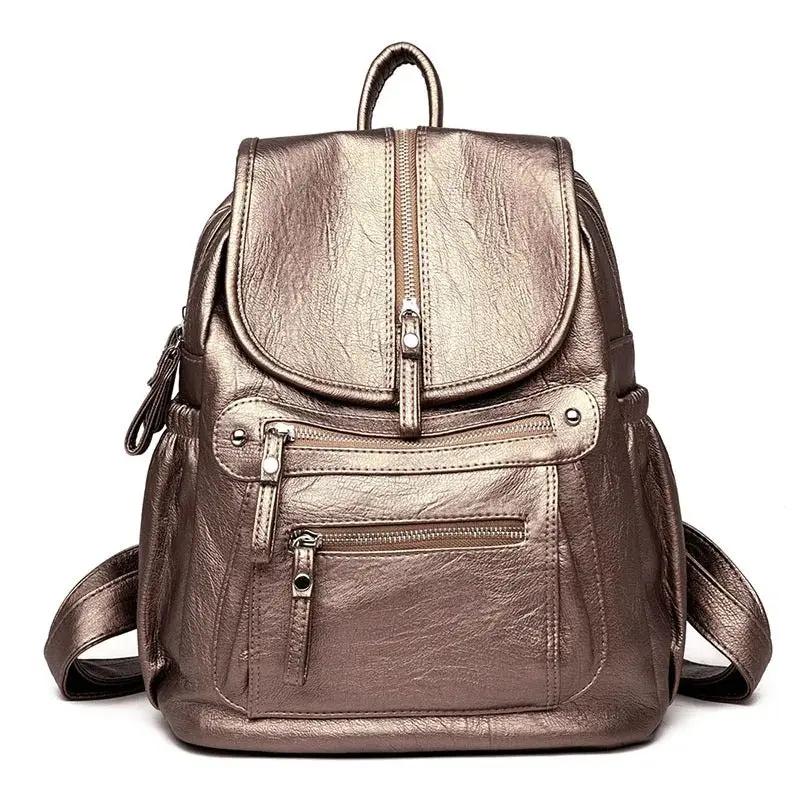 Sac à dos chic et élégant Danoir Paris Colette avec poignée en cuir et compartiments spacieux, vue de face.