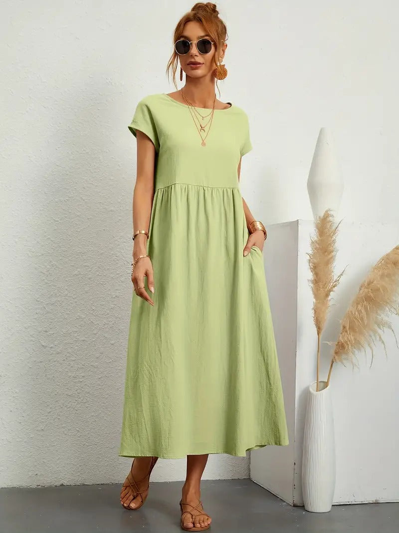 Robe douce et élégante Jeane de Danoir Paris, tissu fluide, coloris neutre, portée décontractée, vue de face.