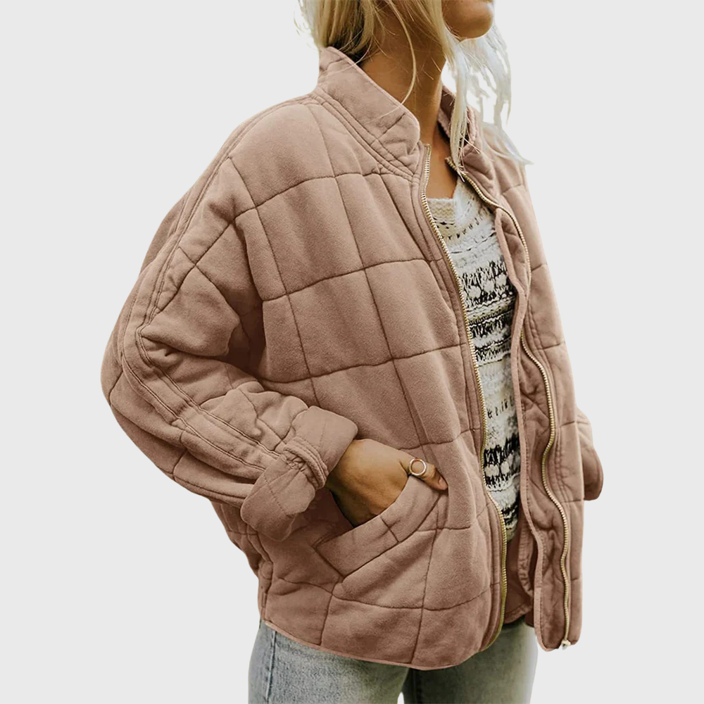 Veste matelassée Danoir Paris Josiane au look oversized élégant, en tissu noir avec finition raffinée et coupe ample.