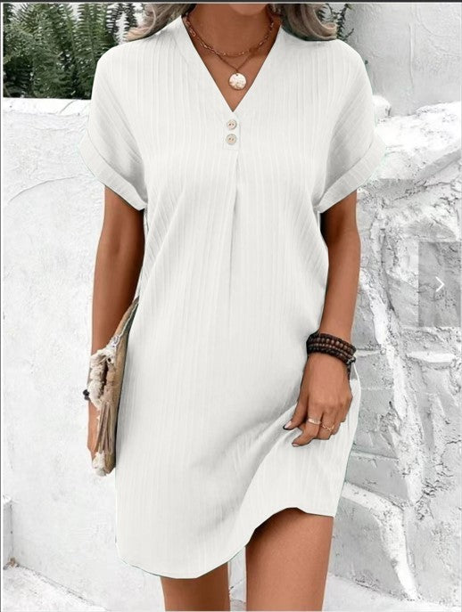 Robe d'été décontractée verte Milly de Danoir Paris, tissu confortable, style léger et élégant pour la saison estivale.