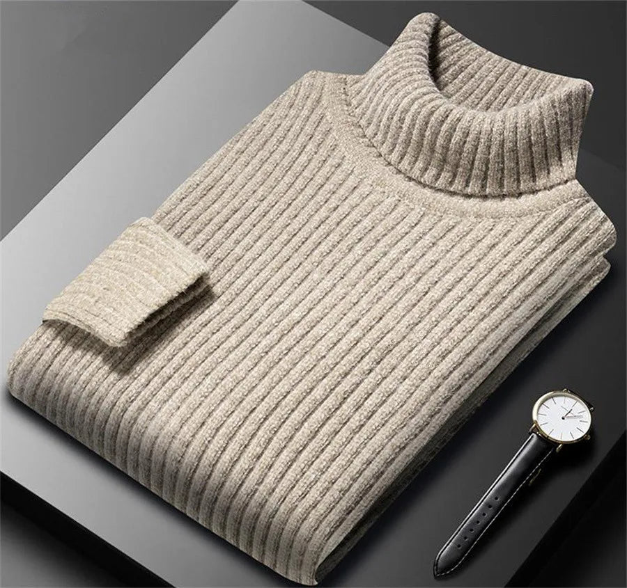 Pull col roulé pour homme Danoir Paris, vêtement en laine gris, porté sur un mannequin.