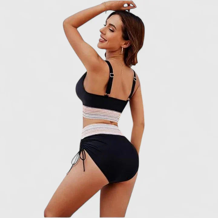 Ensemble de bikini élégant Jayzelliah Danoir Paris, vert, taille XS, vue frontale avec détails de tissu et coupe moderne.