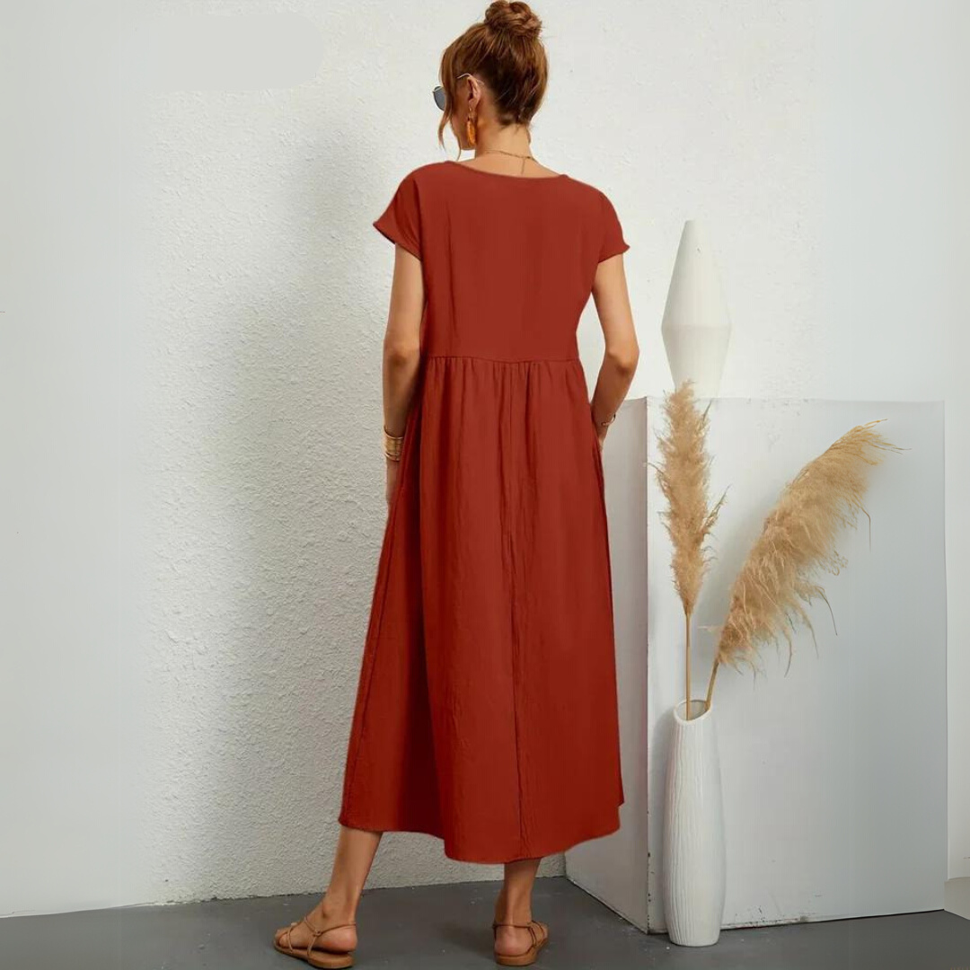 Robe midi décontractée en coton Danoir Paris pour femmes, coupe fluide et confortable, couleur naturelle, portée décontractée.
