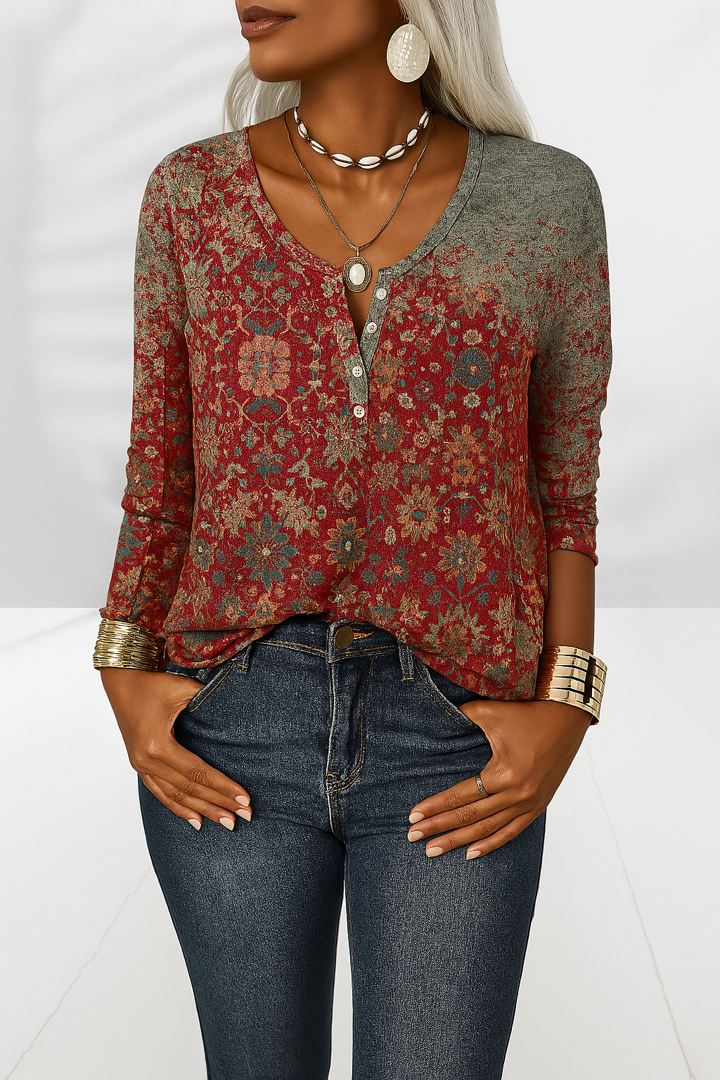 Blouse boho élégante Alina pour femmes de Danoir Paris, tissu léger avec motifs floraux et manches longues.