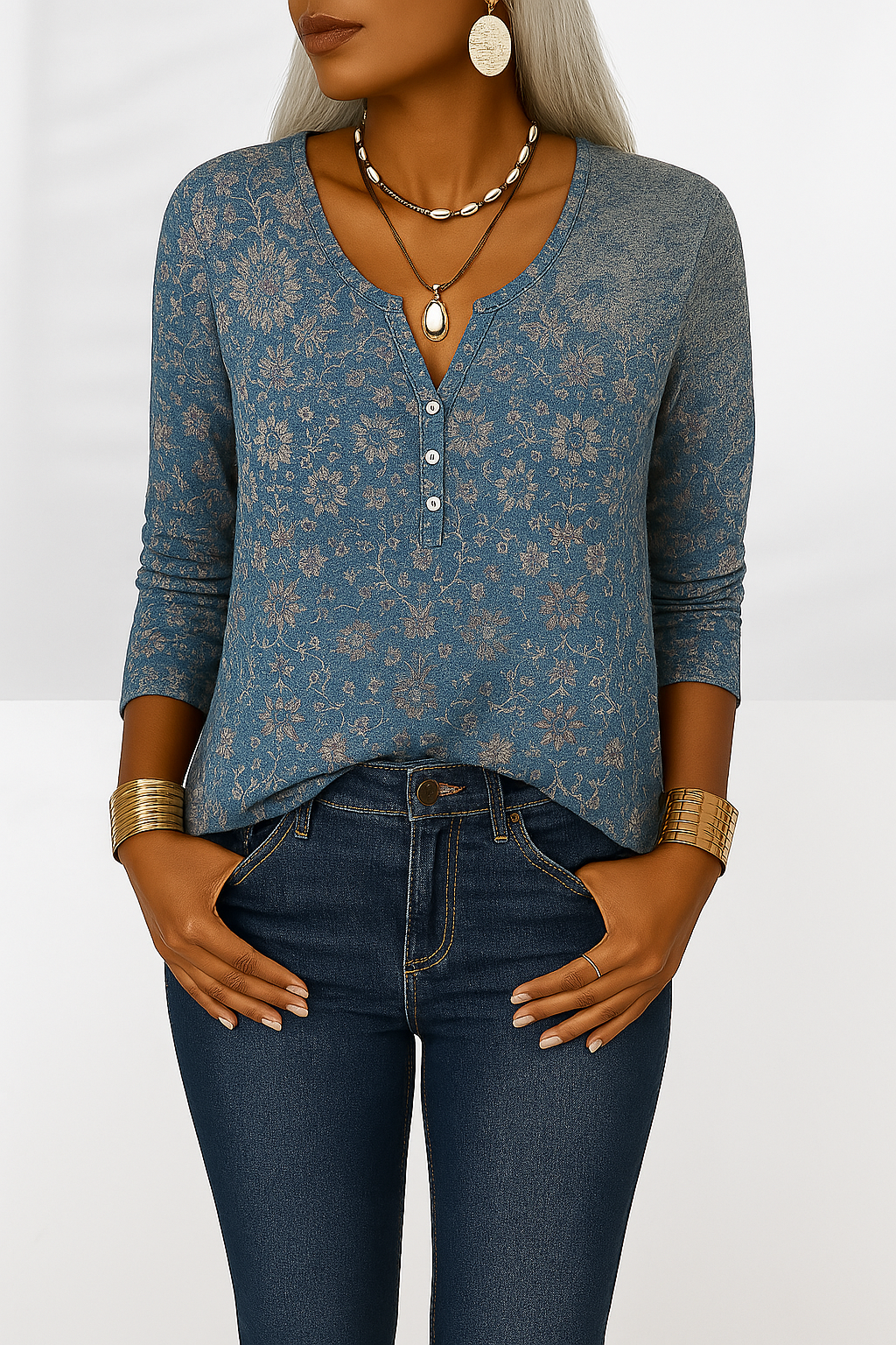 Blouse bohème élégante Alina pour femmes de Danoir Paris, tissu léger avec détails raffinés, porté décontracté ou chic.