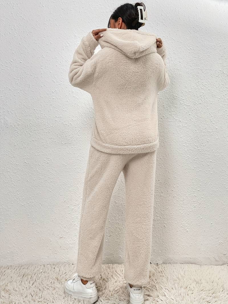 Ensemble douillet et confortable Justine de Danoir Paris, vue de face avec tissus moelleux et détails élégants.