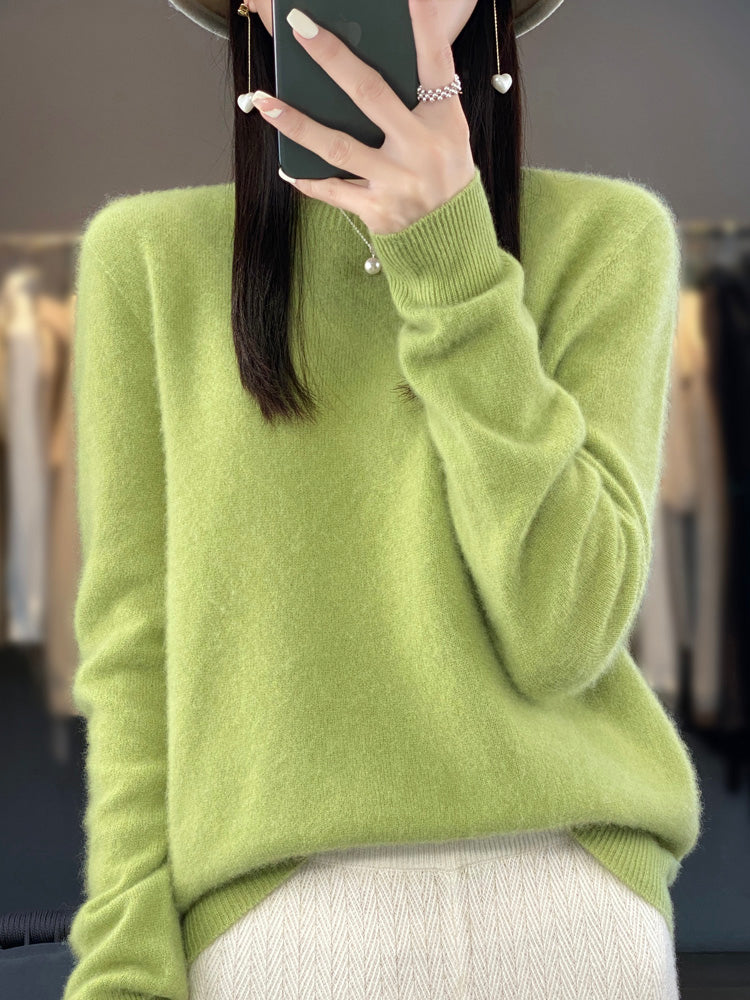 Pull en coton Danoir Paris Anette, confortable, blanc, manches longues, col rond, porté sur mannequin.