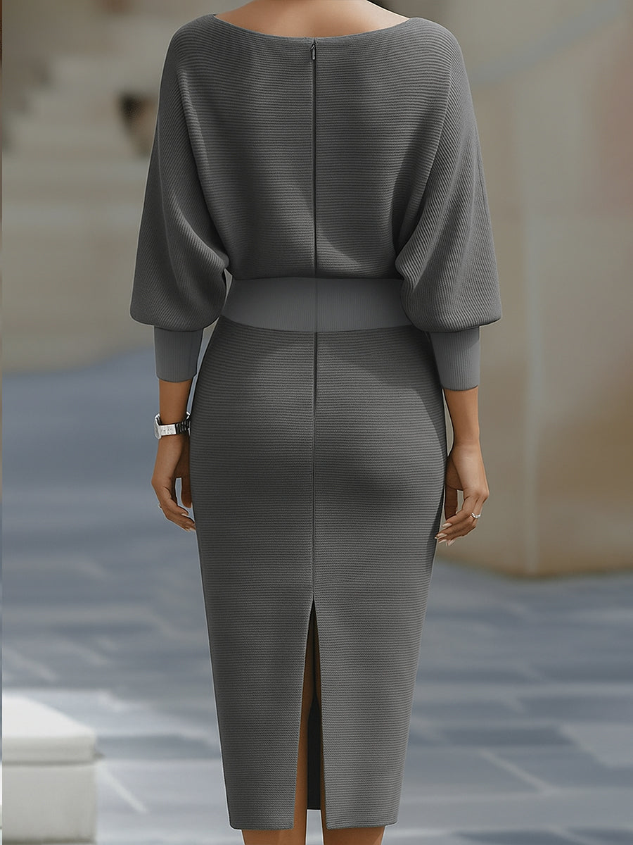 Robe midi à manches chauve-souris gris Danoir Paris, style élégant avec drapés, longueur mi-mollet, tissu fluide.