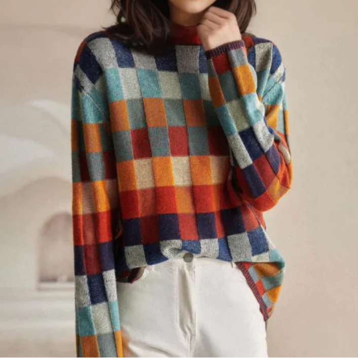 Pull rétro Danoir Paris Isla, confortable, doux, en tissu léger, porté sur un mannequin avec col rond et manches longues.