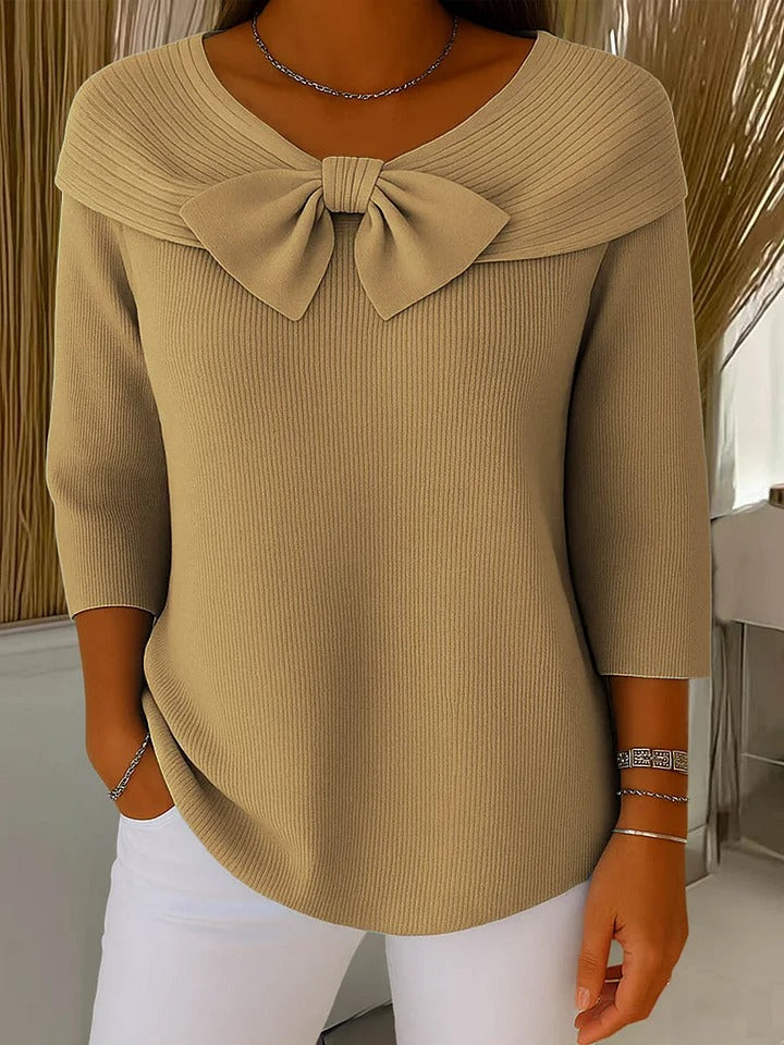 Pull élégant Neeko de Danoir Paris, en tissu doux, porté pour un look chic et sophistiqué, vue de face.