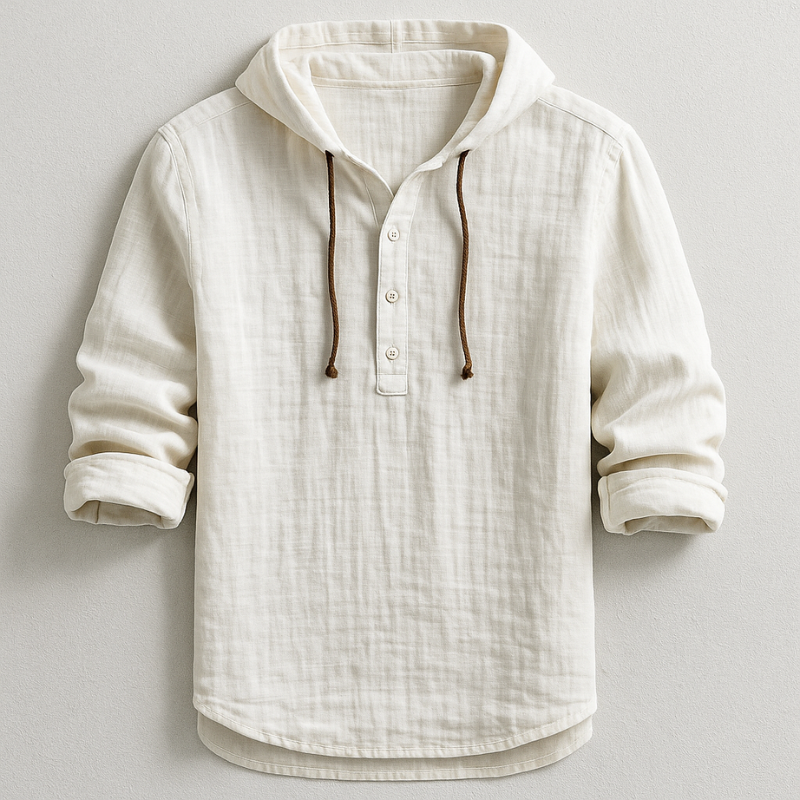 Chemise de luxe à capuche Danoir Paris™ en tissu doux, portée par un modèle, fond neutre, style élégant et moderne.