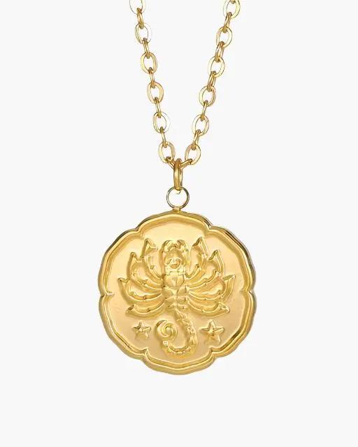 Collier zodiac du signe Aries en or de la marque Old Money, avec pendentif gravé du symbole du Bélier.