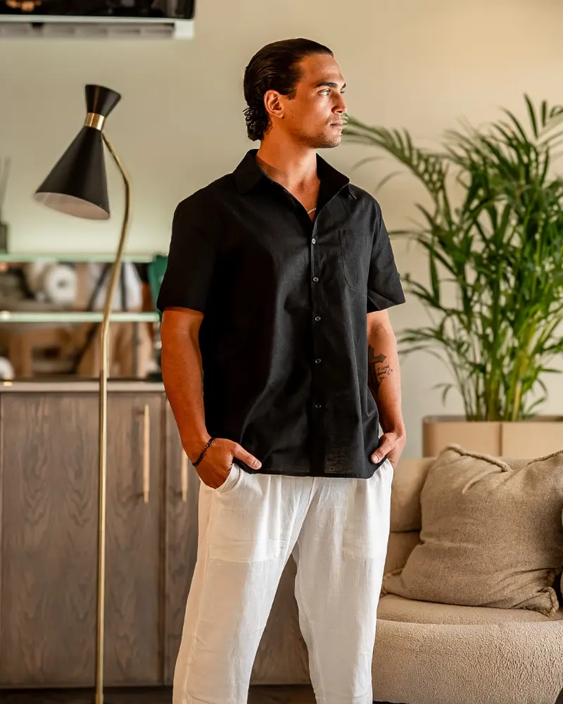 Chemise en lin Cape Town de la marque Old Money, manches courtes, aspect léger et respirant, portée décontractée.