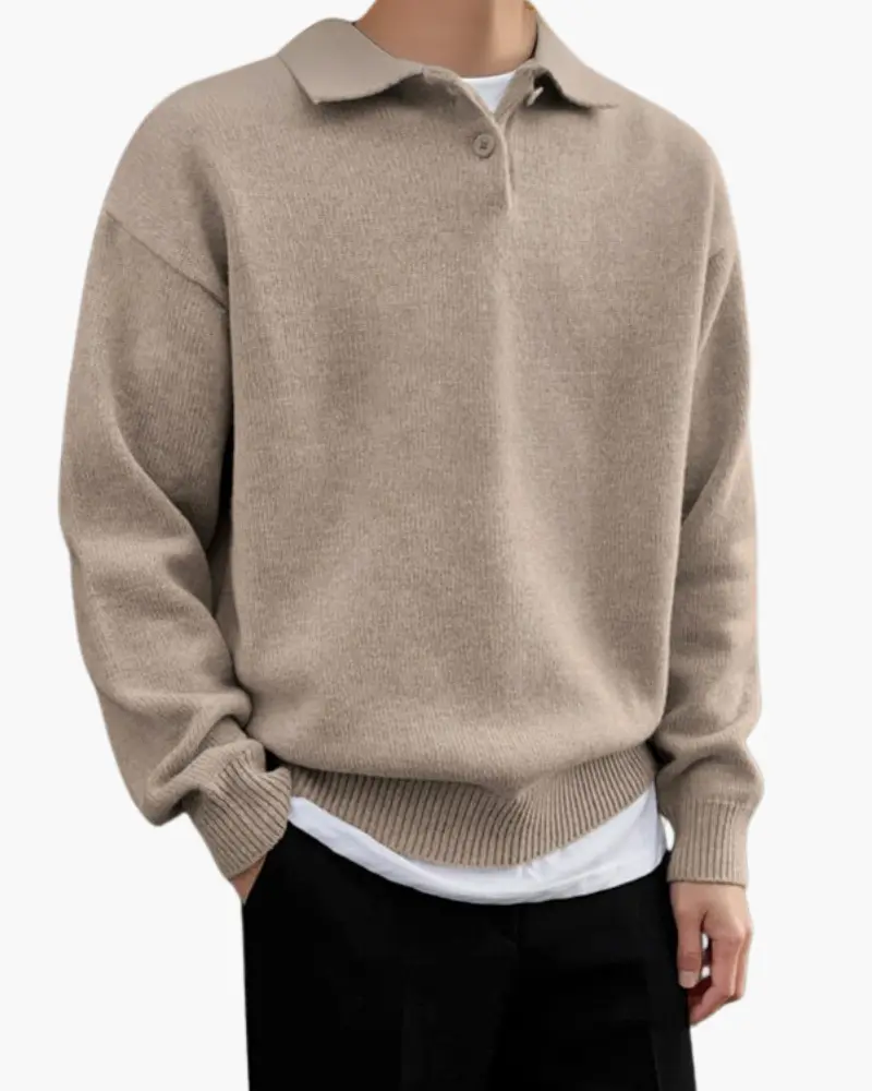 Pull en laine à boutons avec demi-zip de la marque Old Money, visible avec col et détails en laine beige.