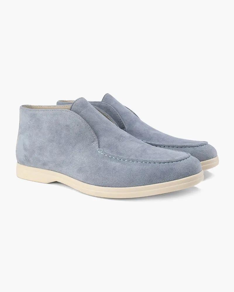 Chaussures Loafer en daim Old Money High Money, mocassins pour homme, couleur marron, vue de face sur fond neutre.