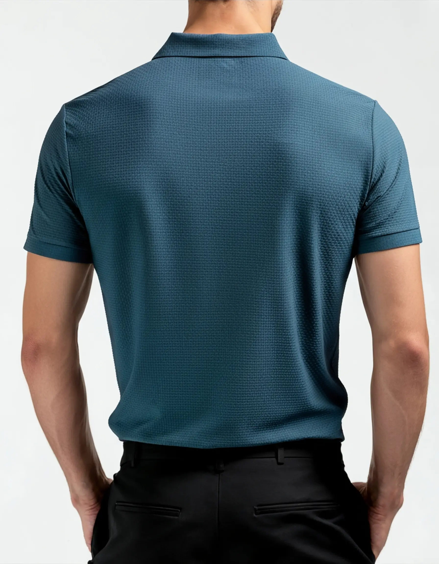 Polo en soie Prestigio Silk Polo Old Money, élégant, à manches courtes, tissu anti-rides, couleur bleu clair, vue de face
