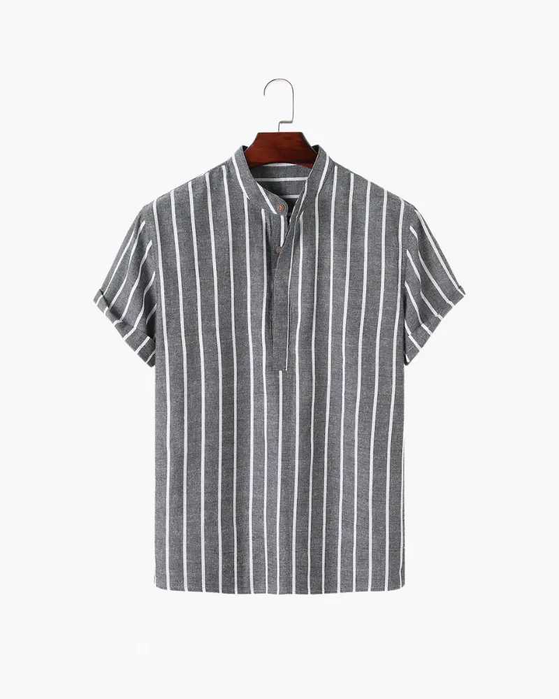 Polo de marin bari Sailor Old Money, chemise homme à col ras du cou avec rayures bleues et blanches.
