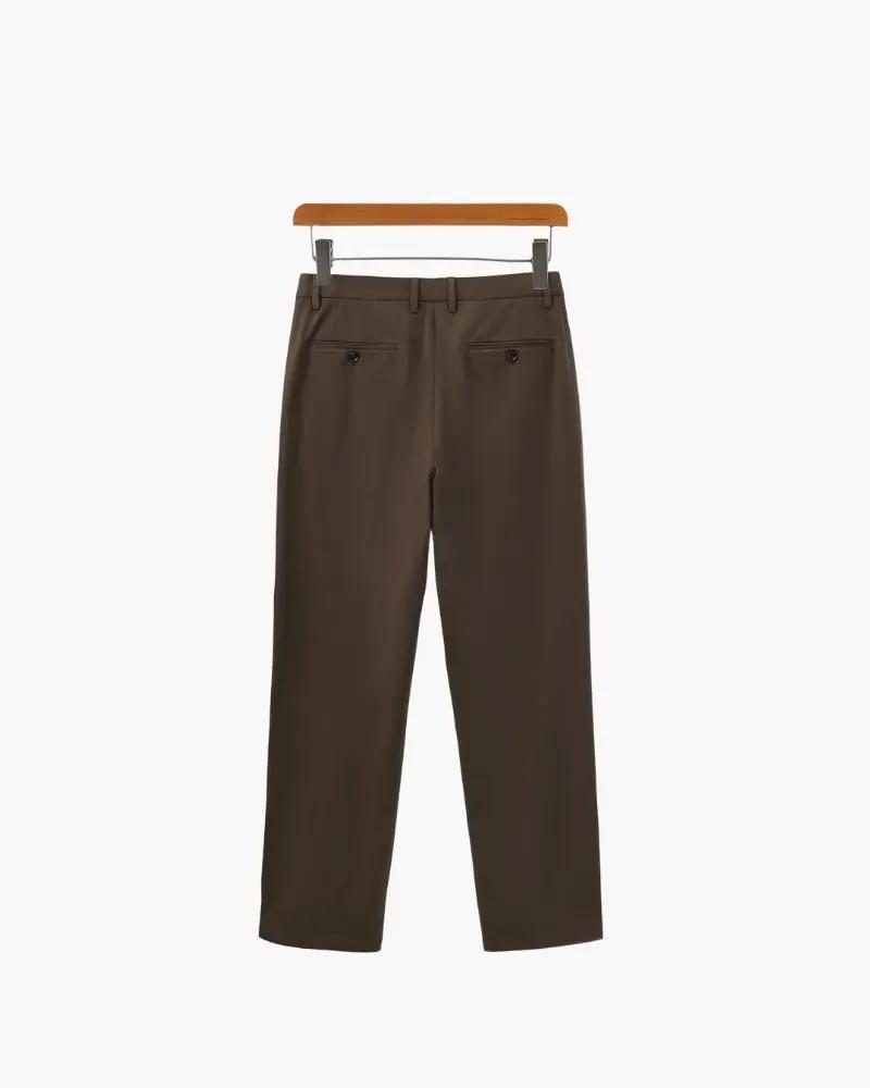Pantalons en laine mélangée Old Money, coupe classique, en tissu gris avec poches latérales et ceinture ajustable.