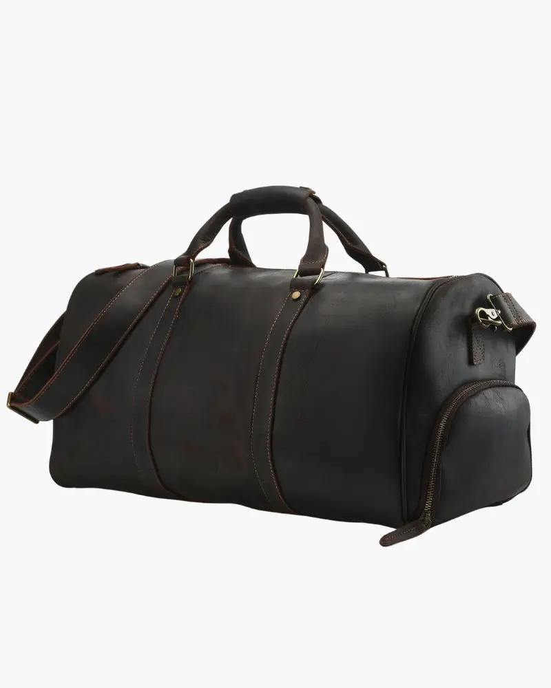 Sac de voyage en cuir Montague Old Money, sac duffle en cuir élégant avec poignées solides et fermeture robuste, vue de face