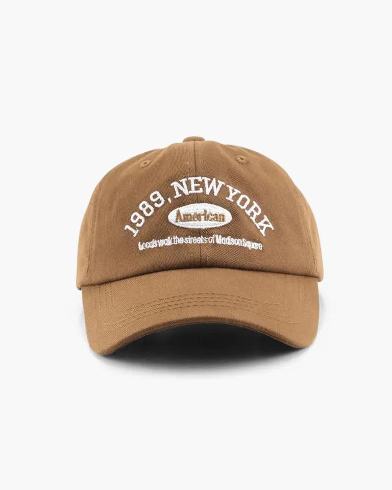 Casquette New York Old Money en tissu, vue frontale avec logo brodé, style décontracté et tendance.