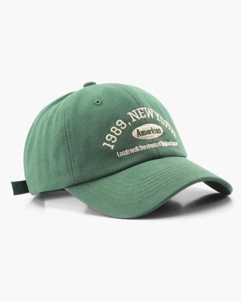 Casquette New York Old Money en coton avec logo brodé, vue de face, style décontracté et tendance.