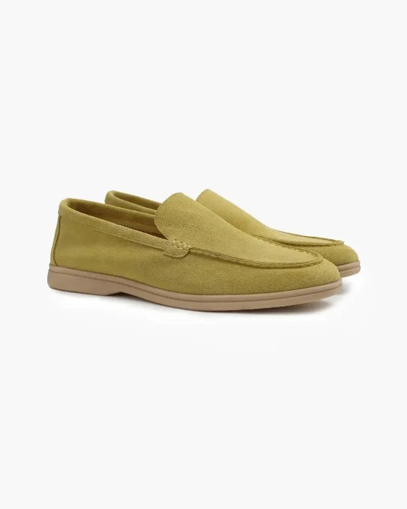 Chaussures mocassins en daim vieux argent Old Money, élégantes et confortables, en cuir beige avec semelle en caoutchouc.