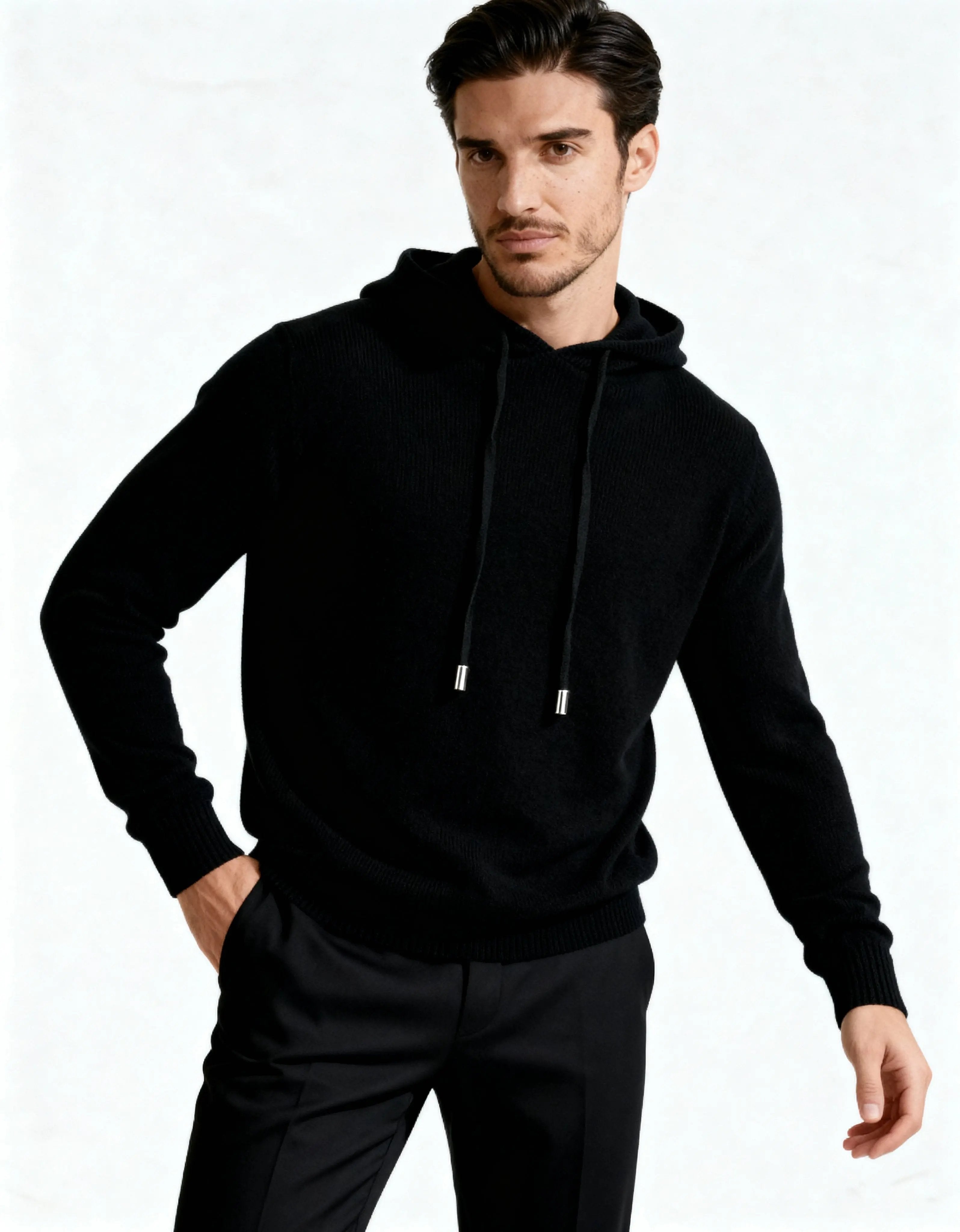 Sweat à capuche en cachemire 100 % de la marque Old Money, douceur et élégance dans un style classique.