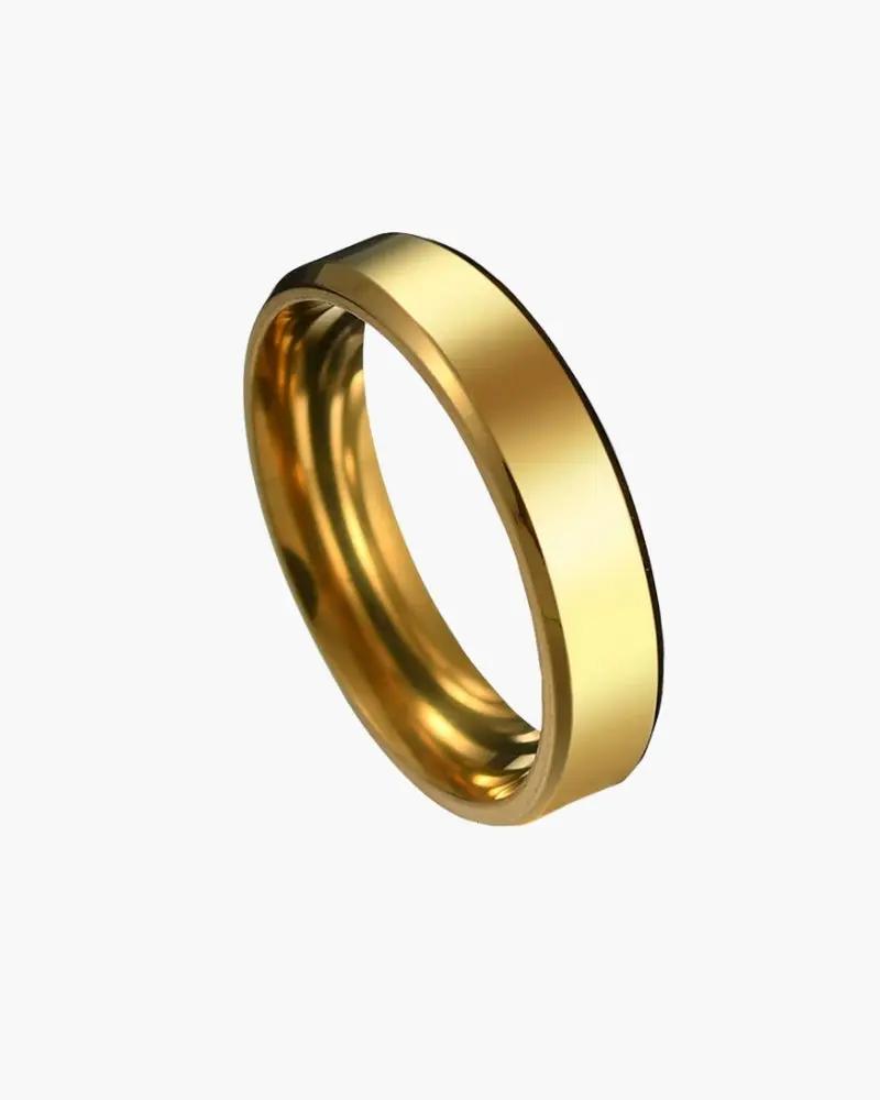 Bague en acier Trinity Steel de la marque Old Money, anneau épais avec finition polie brillante, vue de face.