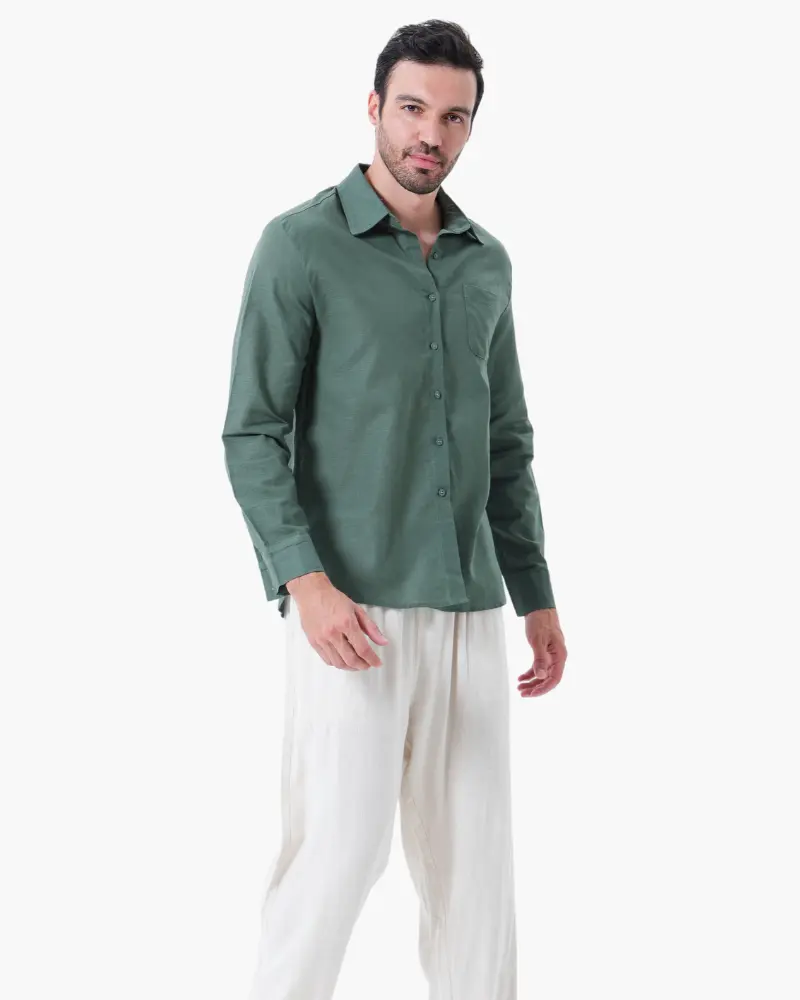 Vêtements Old Money en lin, ensemble combo à manches longues porté, style décontracté et élégant.