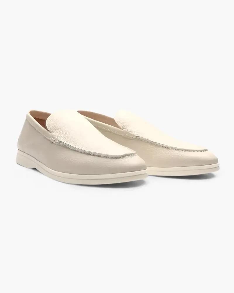 Mocassins Old Money en cuir de vachette marron avec semelle en cuir, élégants et classiques pour homme.