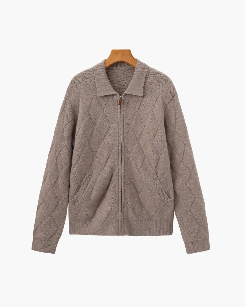 Cardigan zip en maille Heritage Diamond de la marque Old Money, bleu marine, avec motif en diamant et col montant.