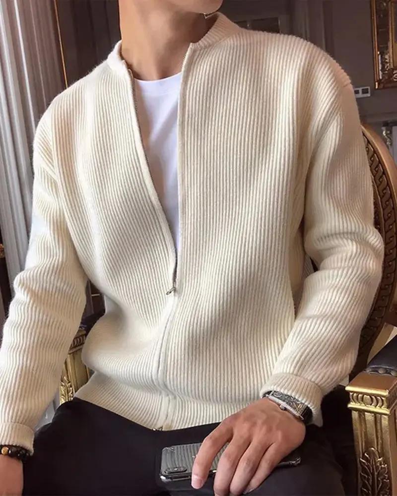 Gilet en coton doux à 100% de la marque Old Money, vue de face, en tissu léger et confortable, couleur neutre.