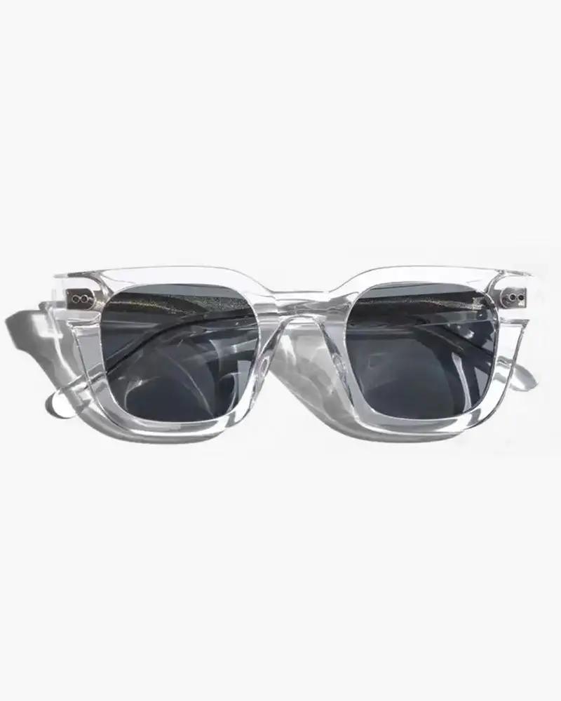 Lunettes de soleil Miami Old Money avec monture élégante et verres teintés, style sophistiqué et tendance.