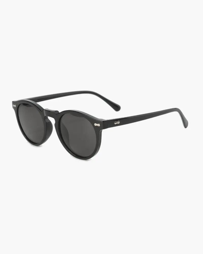 Lunettes de soleil Old Money polarisees avec monture élégante et verres teintés, style sophistiqué et moderne.