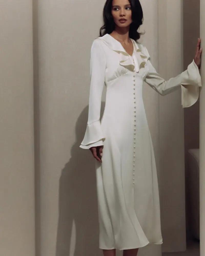 Robe midi à volants avec boutons en perles et décolleté féminin, marque Old Money Women.