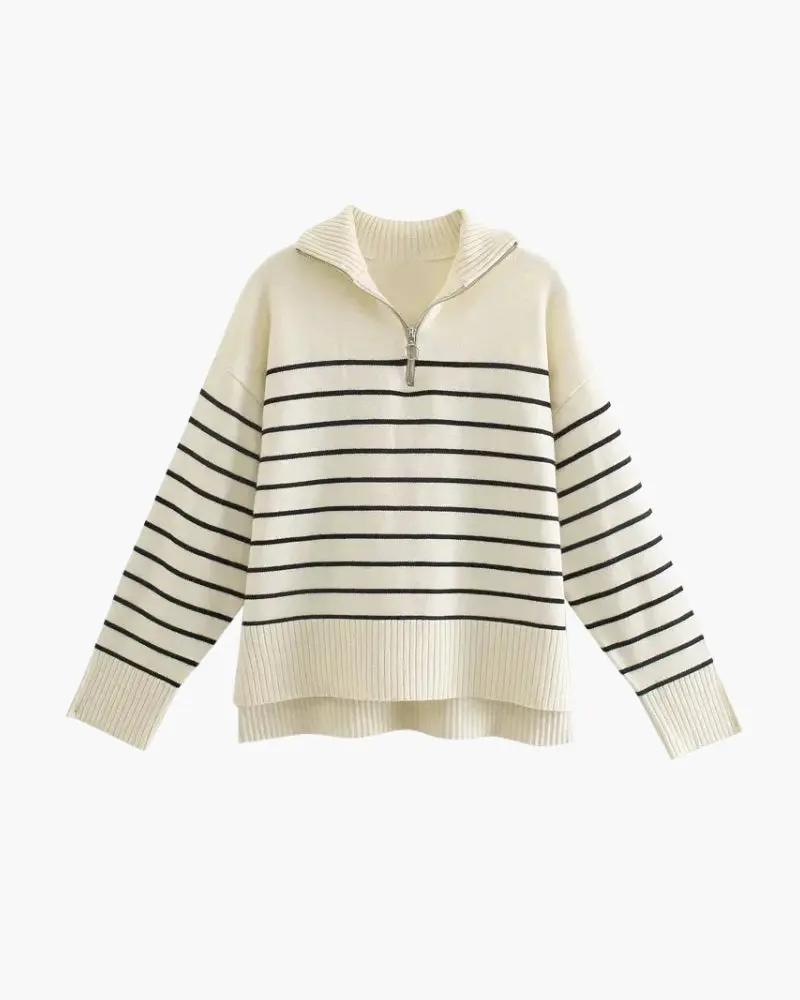 Pull à mailles chic pour femmes Old Money, en tissu doux, porté sur un fond clair, mettant en valeur le style élégant du vêtement.