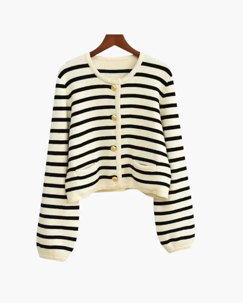 Gilet en laine à rayures de luxe de la marque Old Money Women, détail du tissu en laine et motif rayé.