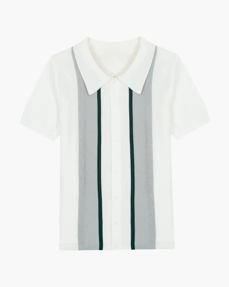 Pull polo en maille Bradford de la marque Old Money, en bleu avec col classique et boutons visibles.