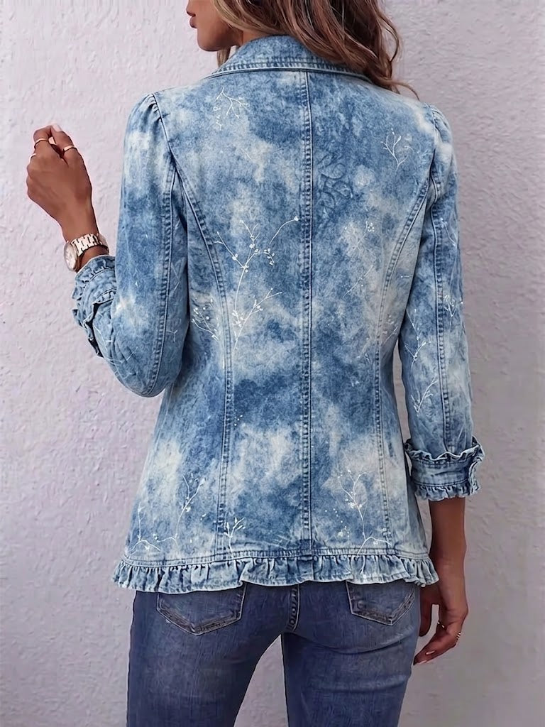 Veste bohème Danoir Paris Guenièvre avec motifs floraux dégradés bleus et volants, style vintage et féminin.