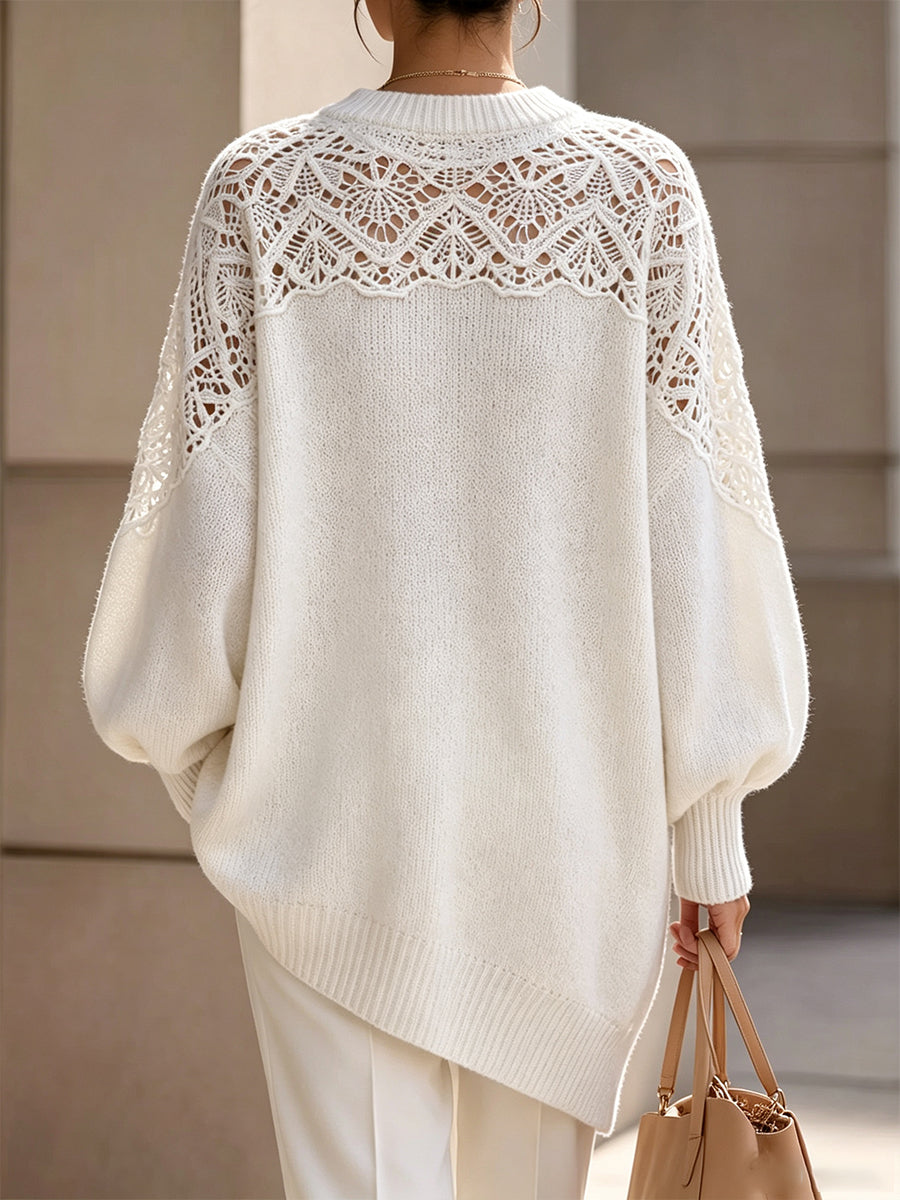 Pull tricoté oversize Danoir Paris avec yoke en crochet élégant, en laine douce, porté sur un modèle.